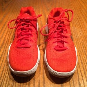 EUC Nike React Hyperdunk Low